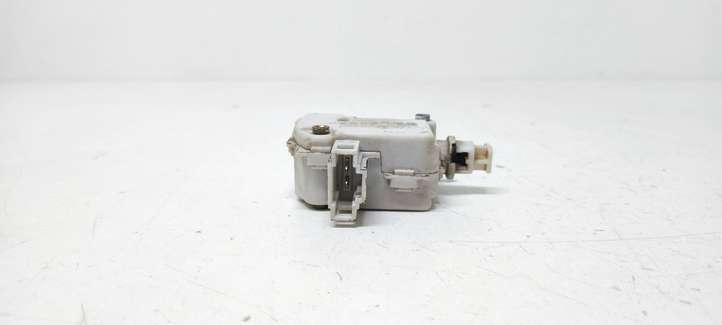 Volkswagen Polo (2001 - 2005)  3B0959781C Привод замка задней двери