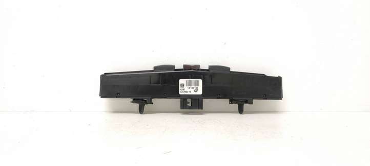Opel Astra (2004 - 2009)  03758075 Включатель аварийных фонарей
