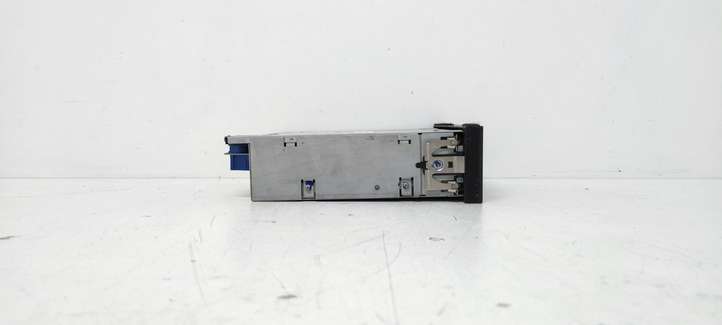 Peugeot 307 (2001 - 2005)  7607769050 CD/DVD чейнджер