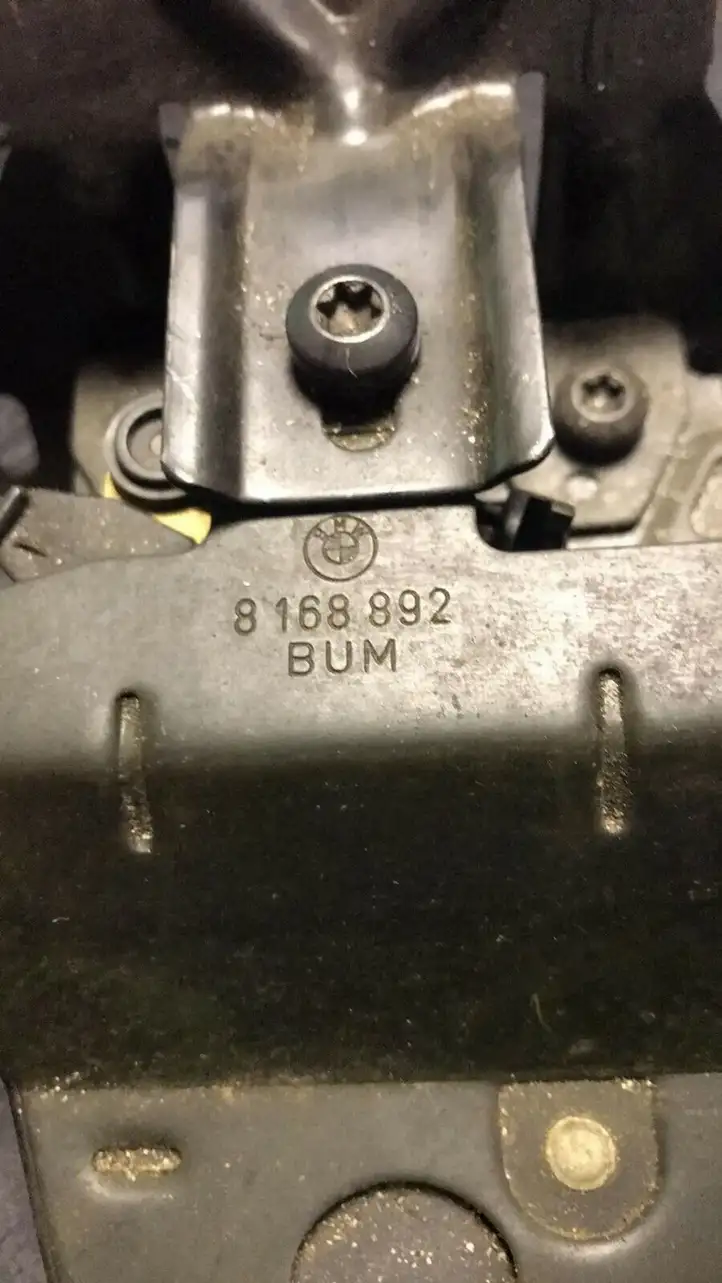 BMW 5 E39 (1996 - 2003) 8168892 Замок крышки багажника — фото 3