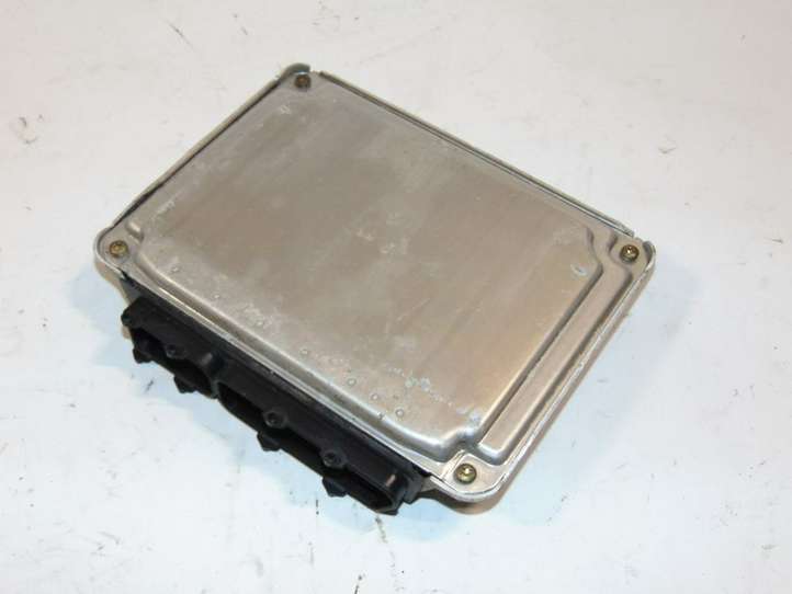 Skoda Octavia Mk1 (1U) (1996 - 2004)  036906032B Блок управления двигателя