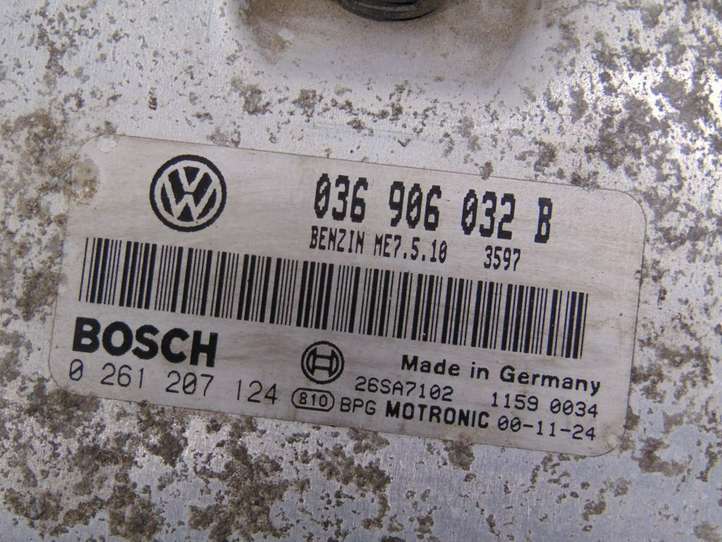 Skoda Octavia Mk1 (1U) (1996 - 2004)  036906032B Блок управления двигателя
