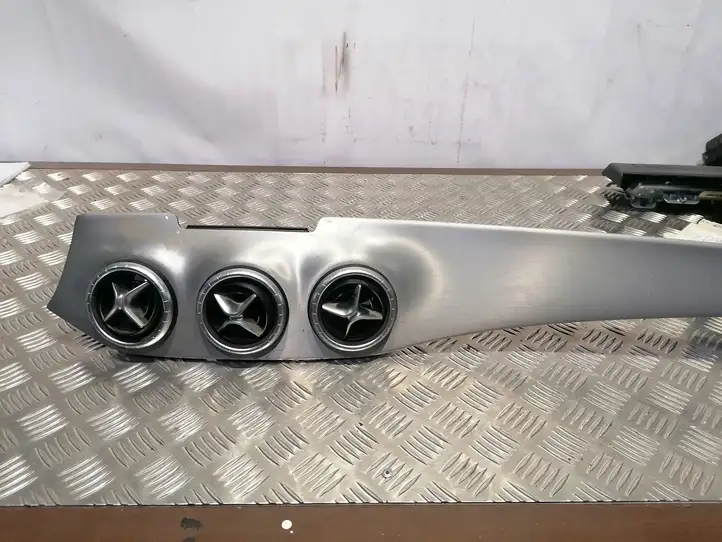 Mercedes-Benz CLA C117,X117,W117 (2013 - 2019) A1176800571 Центральная отделка панели приборов — фото 1