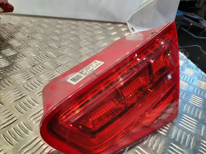 Audi A8 S8 D4 4H (2010 - 2014) 4H0945094A Задний фонарь в крышке багажника — фото 3