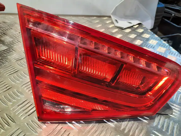 Audi A8 S8 D4 4H (2010 - 2014) 4H0946093A Задний фонарь в крышке багажника — фото 1