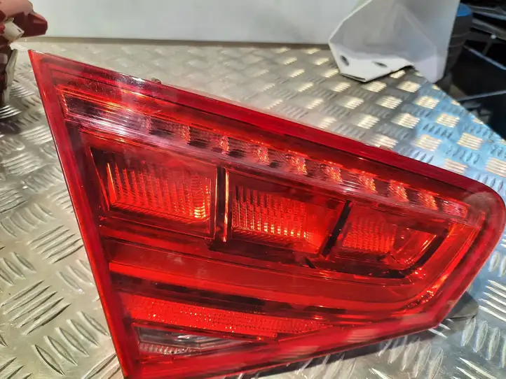 Audi A8 S8 D4 4H (2010 - 2014) 4H0946093A Задний фонарь в крышке багажника — фото 3