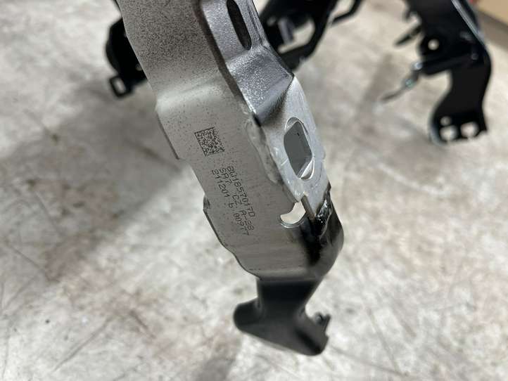 Audi A4 (2015 - 2019)  8W1857017D Балка крепления панели