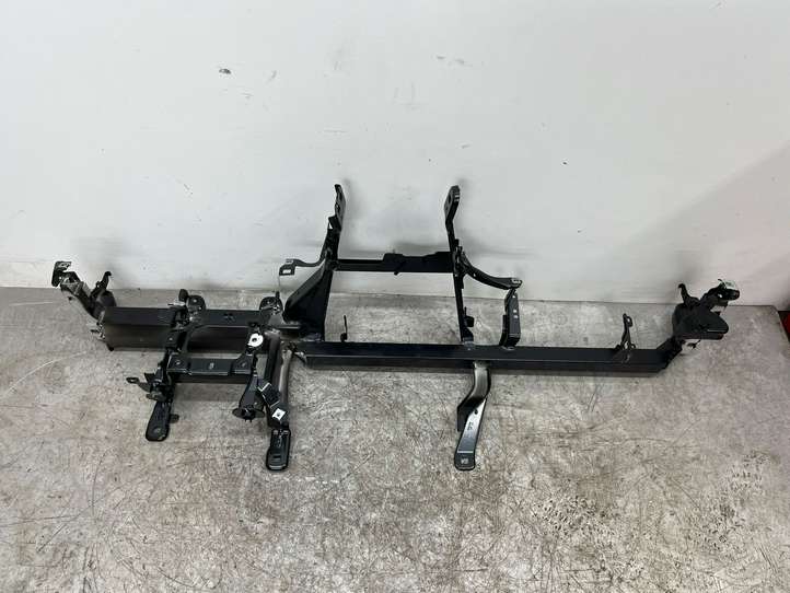 Audi A4 (2015 - 2019)  8W1857017D Балка крепления панели