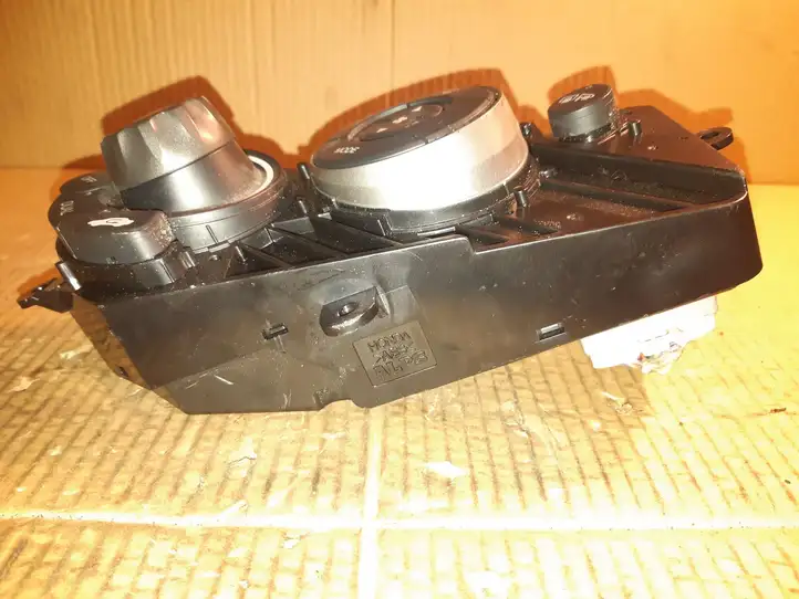 Honda Civic (2006 - 2011) SANWA2061RH Блок управления климат-контролем — фото 3