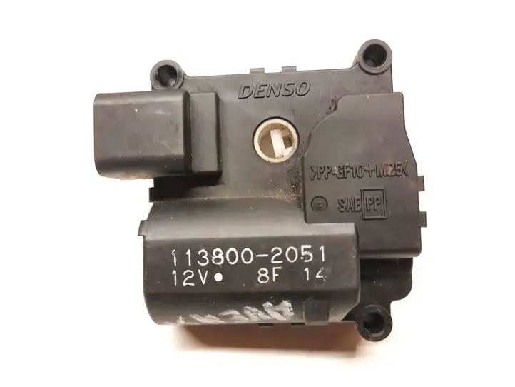 Toyota Avensis T220 (2000 - 2003) 1138002051 Двигатель задвижки потока воздуха — фото 2