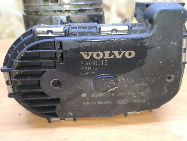 Volvo S60 (2000 - 2004) 30650013 Дроссельная заслонка — фото 3