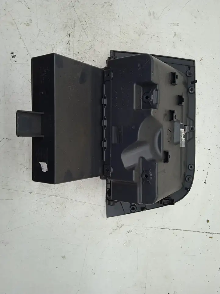 Seat Ibiza IV (6J,6P) (2008 - 2017) 6J1857103 Вещевой ящик — фото 2