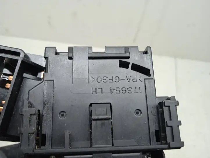 Toyota Corolla Verso AR10 (2004 - 2009) 173654 Переключатель стеклоочистителей — фото 2