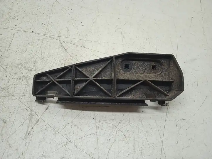 Toyota Corolla Verso AR10 (2004 - 2009) 525620F010 Кронштейн заднего бампера — фото 1