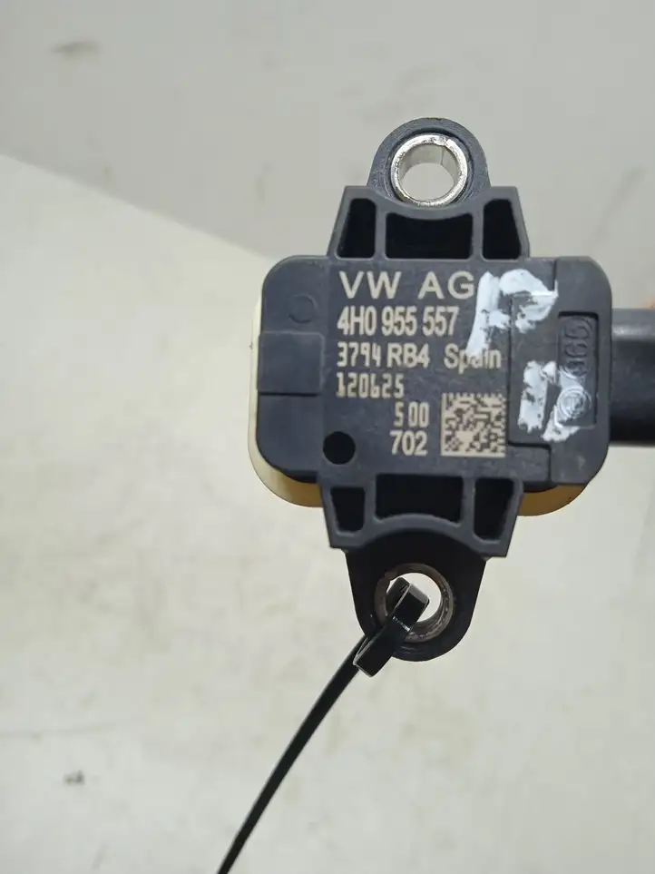 Audi A6 C7 (2011 - 2014) 4H0955557 Датчик удара SRS — фото 2