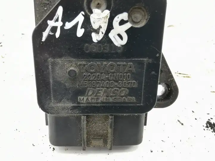 Toyota Avensis T250 (2006 - 2009) 222040N010 Датчик массового расхода воздуха — фото 3
