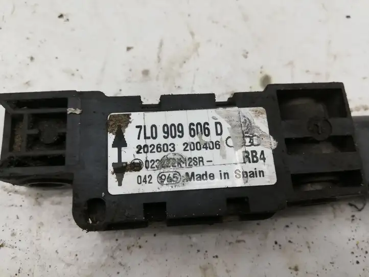 Volkswagen Touareg I (2002 - 2010) 7L0909606D Датчик удара SRS — фото 2