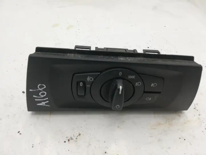 BMW 3 E90 E91 (2005 - 2012) 6938703 Включатель фонарей — фото 1