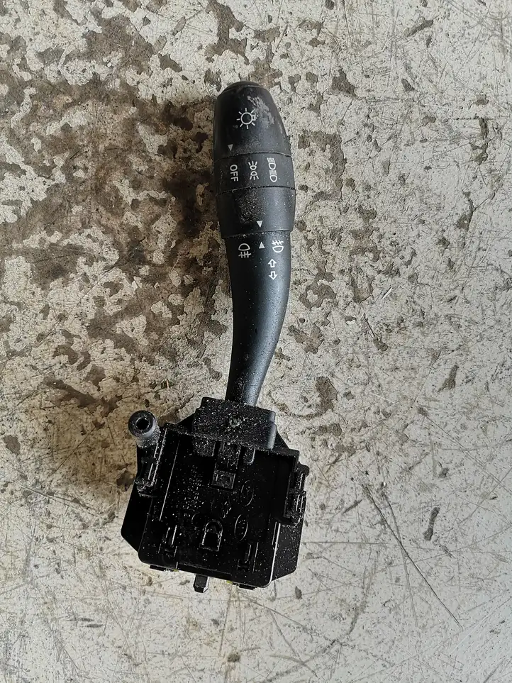 Hyundai i30 (2007 - 2012) 934102R030 Включатель фонарей — фото 1