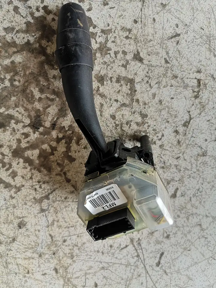 Hyundai i30 (2007 - 2012) 934102R030 Включатель фонарей — фото 3