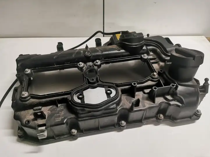 BMW 3 F30 F35 F31 (2012 - 2018) 7588412 Крышка головки блока цилиндров — фото 1