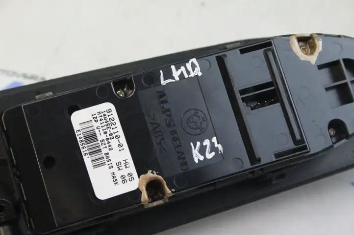 BMW 5 E60 E61 (2004 - 2010) 9122110 Кнопка стеклоподъемников — фото 3