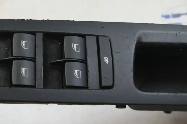 BMW 5 E60 E61 (2004 - 2010) 9122110 Кнопка стеклоподъемников — фото 4
