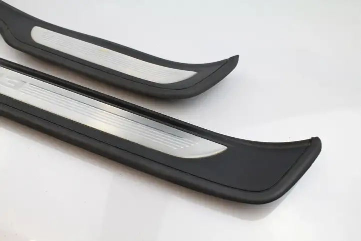 BMW M3 E92 (2007 - 2013) 7907154 Внутренняя обшивка порога (комплект) — фото 2