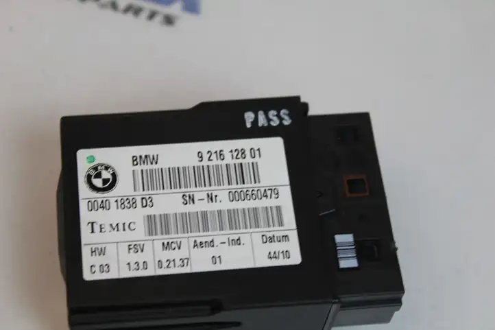 BMW 5 E60 E61 (2004 - 2010) 9216128 Реле предупреждения об ремнях безопасности — фото 3