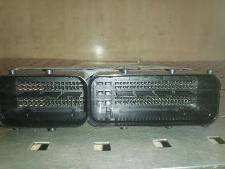 Audi Q5 (2008 - 2012)  8R0907115A Блок управления двигателя