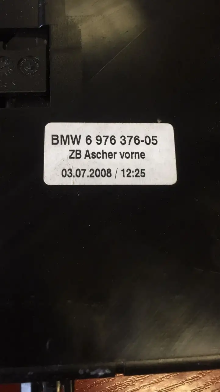 BMW 5 E60 E61 (2004 - 2010) 6976376 Передняя пепельница — фото 3