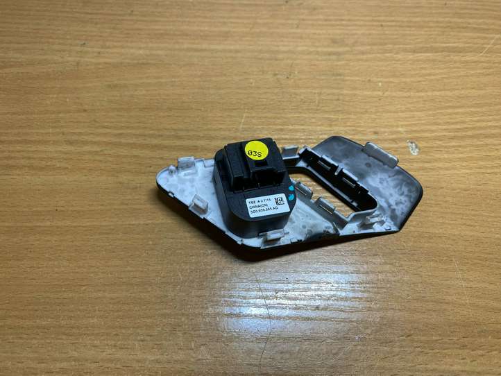 Volkswagen Golf VII (2013 - 2019)  5G0959565 Кнопка крюка в багажнике