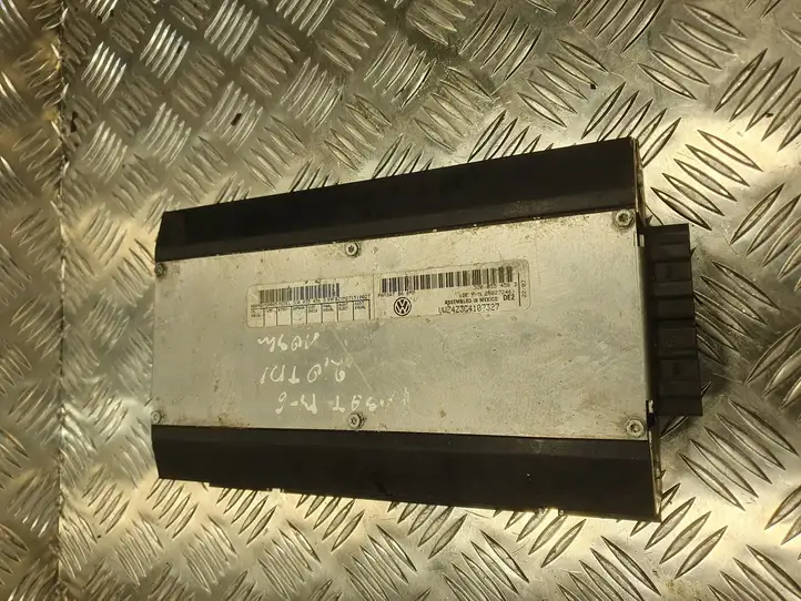 Volkswagen PASSAT B6 (2005 - 2010) 3C0035456D Усилитель звука — фото 4