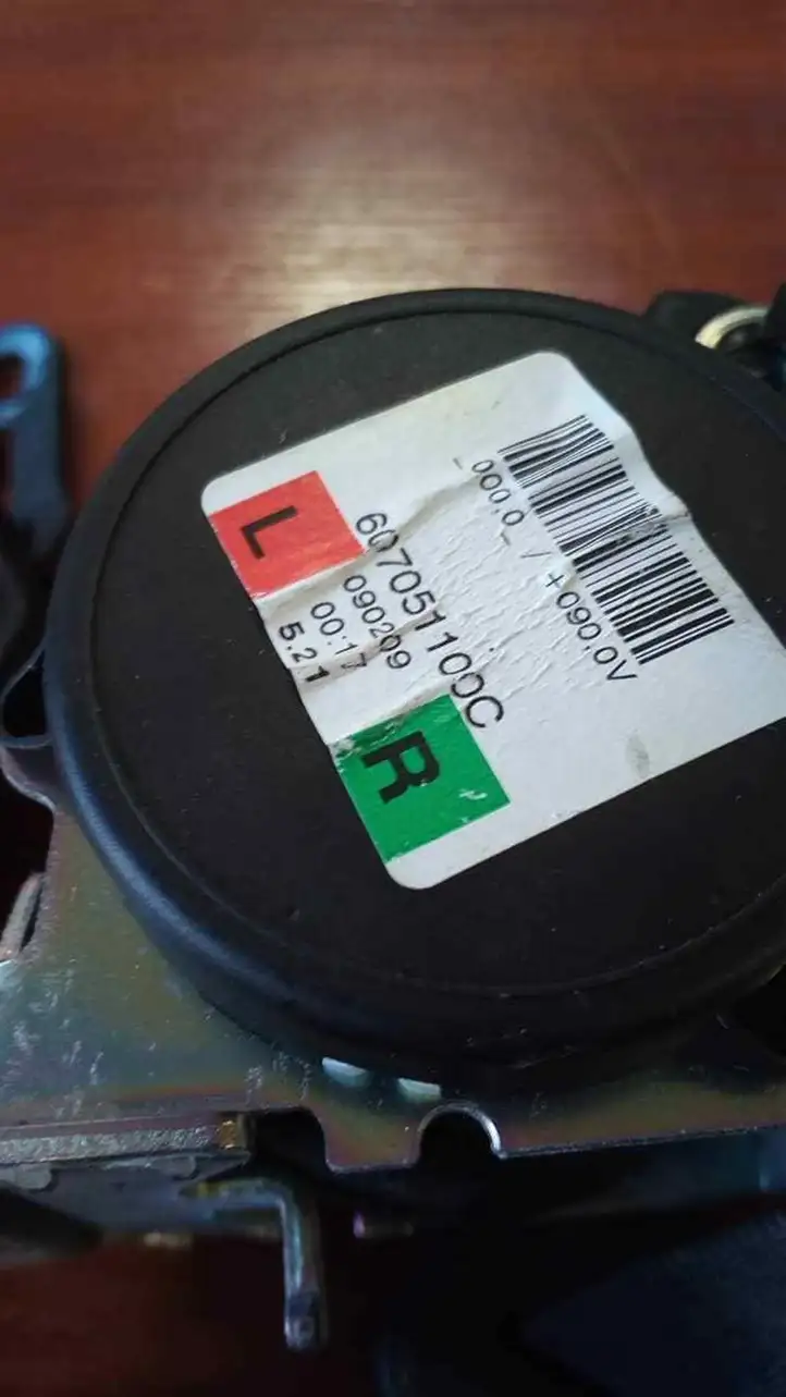 BMW 3 E90 E91 (2005 - 2012) 607051100C Задний ремень безопасности — фото 2