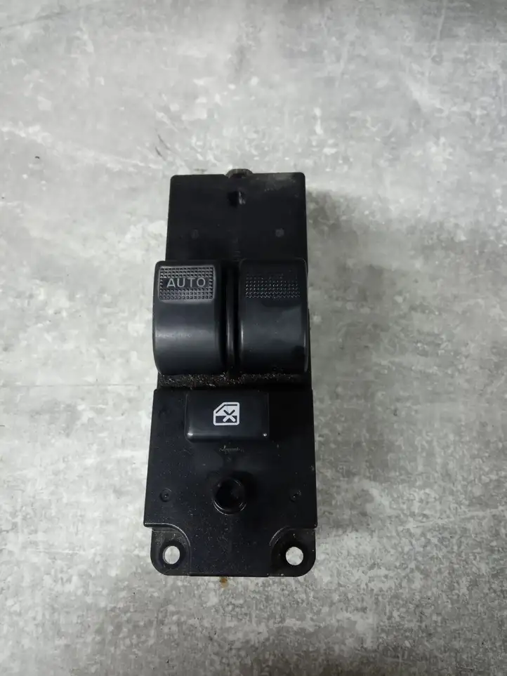 Mazda 323 F (2001 - 2003) C8HD198 Кнопка стеклоподъемников — фото 1