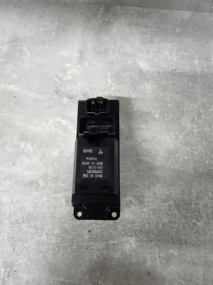 Mazda 323 F (2001 - 2003) C8HD198 Кнопка стеклоподъемников — фото 4