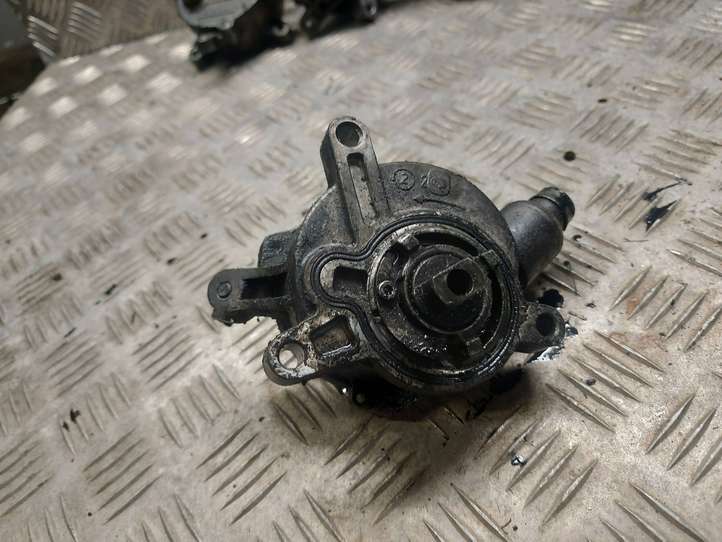 Volvo V70 (2000 - 2004)  08658230 Вакуумный насос