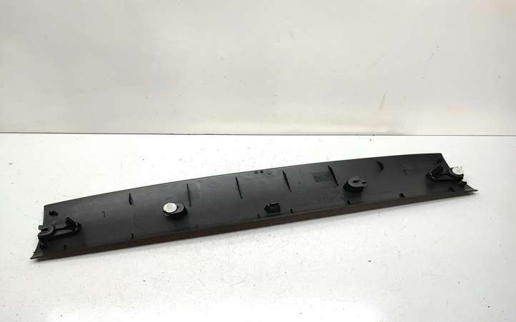 BMW X1 E84 (2009 - 2015)  2990125 Обшивка крышки багажника