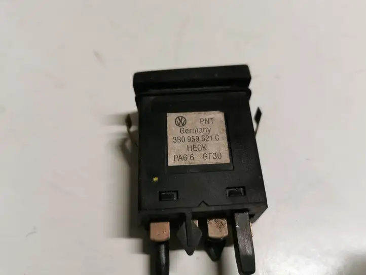 Volkswagen PASSAT B5.5 (2001 - 2005) 3B0959621C Кнопка обогрева стекла — фото 3