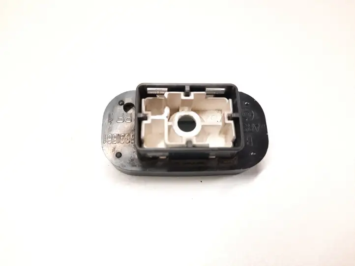 Mercedes-Benz C W203 (2000 - 2007) 539661 Кнопка закрытия крышки багажника — фото 2