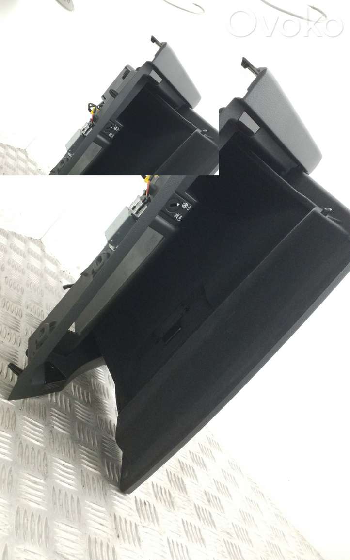 Audi A4 (2015 - 2019)  8W1857035C Комплект ящика для вещей (бардачка)