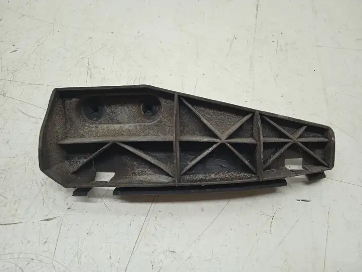 Toyota Corolla Verso AR10 (2004 - 2009) 525630F010 Кронштейн заднего бампера — фото 1