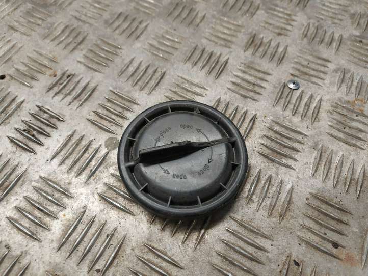Mercedes-Benz C W203 (2000 - 2007)  14735400 Крышка передней фары