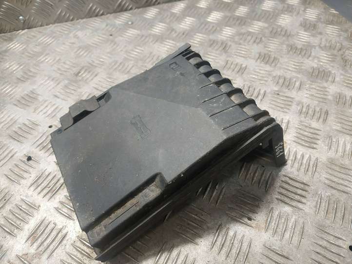 Audi A3/S3 8P (2008 - 2013)  1K0937132F Крышка ящика предохранителей