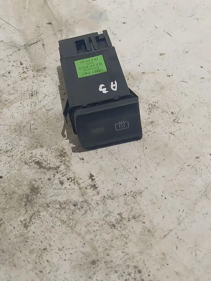 Audi A3/S3 8L (2000 - 2003) 8L0941503B Кнопка обогрева стекла — фото 1