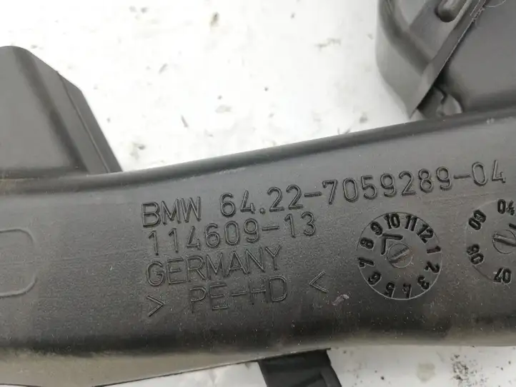 BMW 3 E90 E91 (2005 - 2012) 6422705928904 Детали воздухозаборника — фото 3