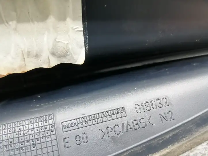 BMW 3 E90 E91 (2005 - 2012) 018632 Крышка GPS-антенны — фото 3