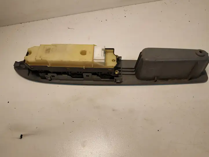 Toyota Avensis Verso (1995 - 2001) 7423244130 Блок кнопок стеклоподъемников — фото 4