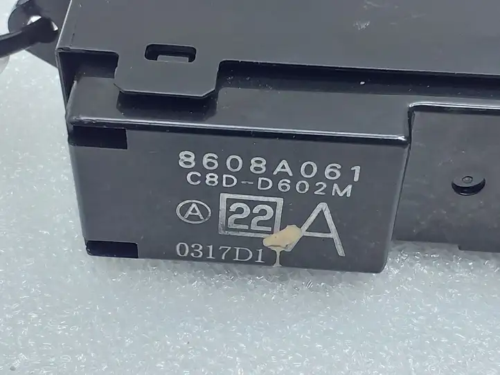Mitsubishi Outlander (2007 - 2012) 8608A061 Кнопка стеклоподъемников — фото 3