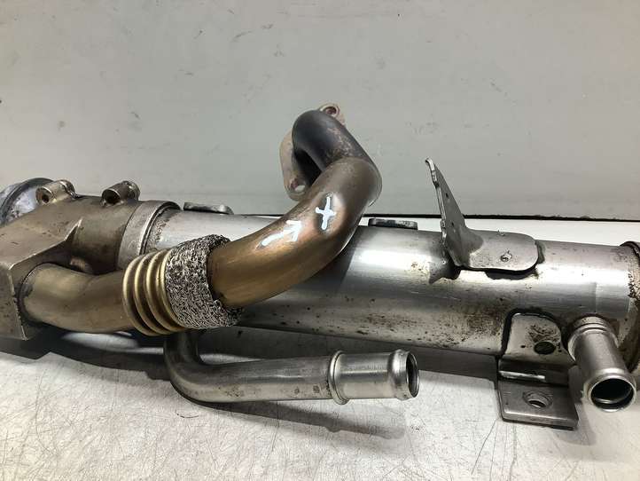 Audi A4 (2007 - 2011)  03L131512AH Охладитель EGR